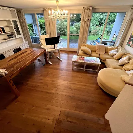 Moderne Familienfreundliche Garten-maisonette Appartement *